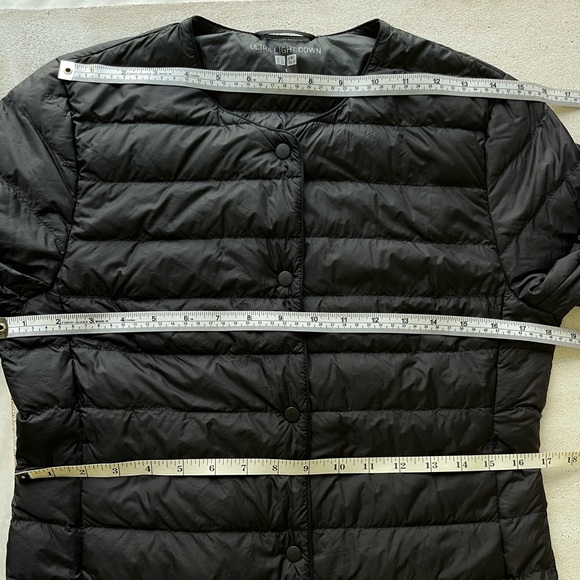 Uniqlo Lightweight Slim Down Puffer Jacket in Black, Small - Picture 13 of 14
